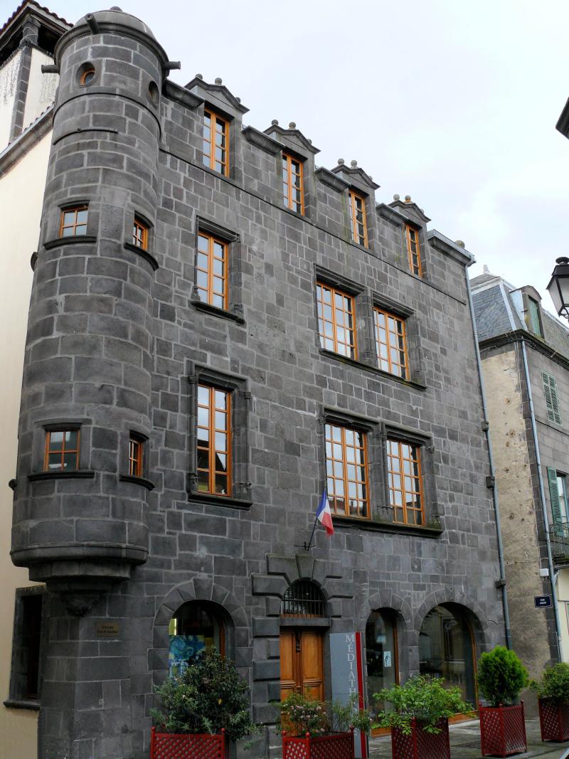 Ancien hôtel des Ducs de Bouillon, Maringues
