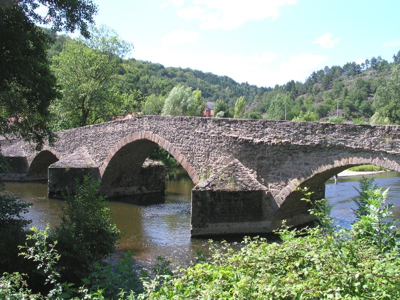 Vieux-Pont sur la Sioule, Menat