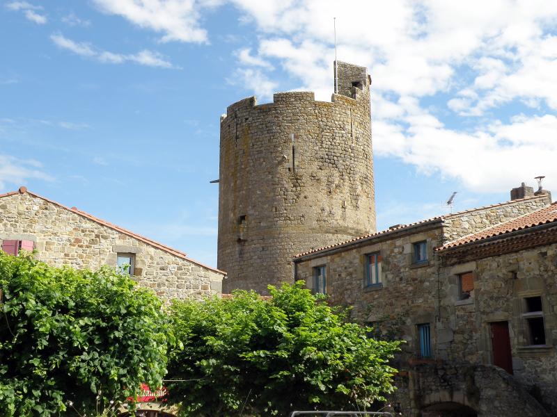Ruines de la tour du château fort, Montpeyroux