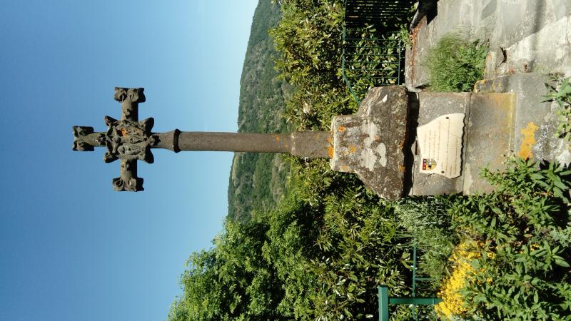 Croix située en bordure du chemin des Côtes, Nohanent