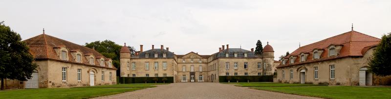Château, Parentignat