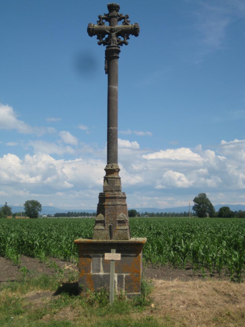 Croix de chemin dite Croix de Targnat, Saint-Beauzire