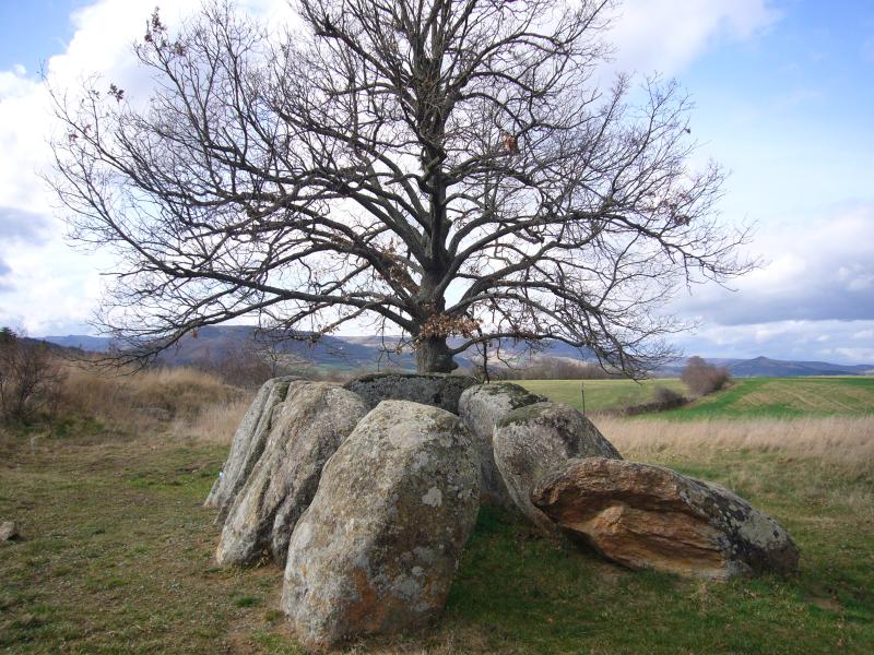 Dolmen dit l'Usteau du Loup ou La Grotte des Fées, Saint-Gervazy