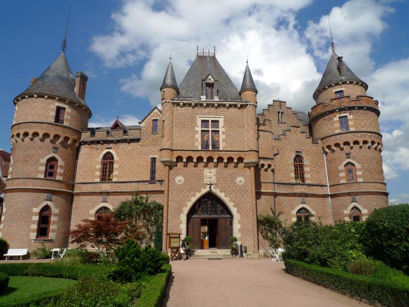 Château de Maulmont, Saint-Priest-Bramefant