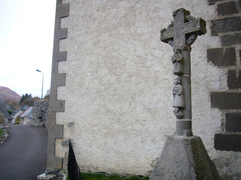 Croix de cimetière du 16e siècle, Valbeleix