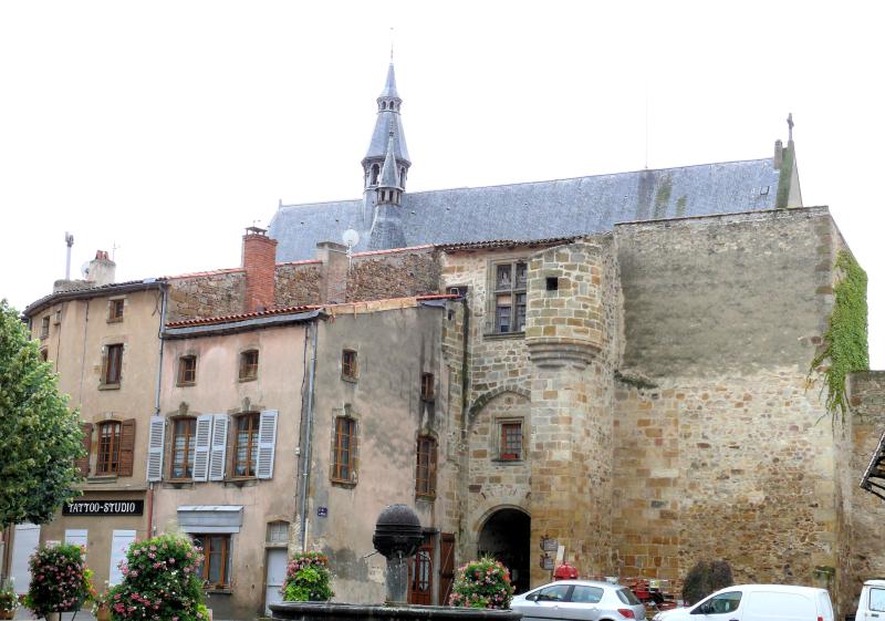 Ancien palais des Comtes d'Auvergne, Vic-le-Comte