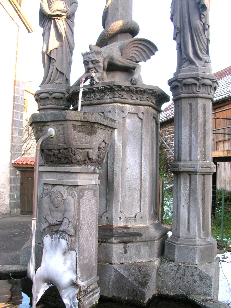 Fontaine-calvaire de Ponteix, Aydat