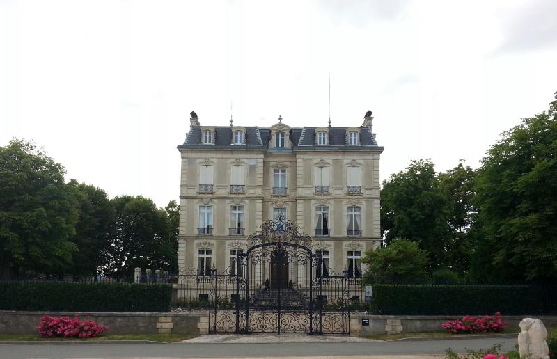 Château de Lord Davis, Charbonnières-les-Vieilles