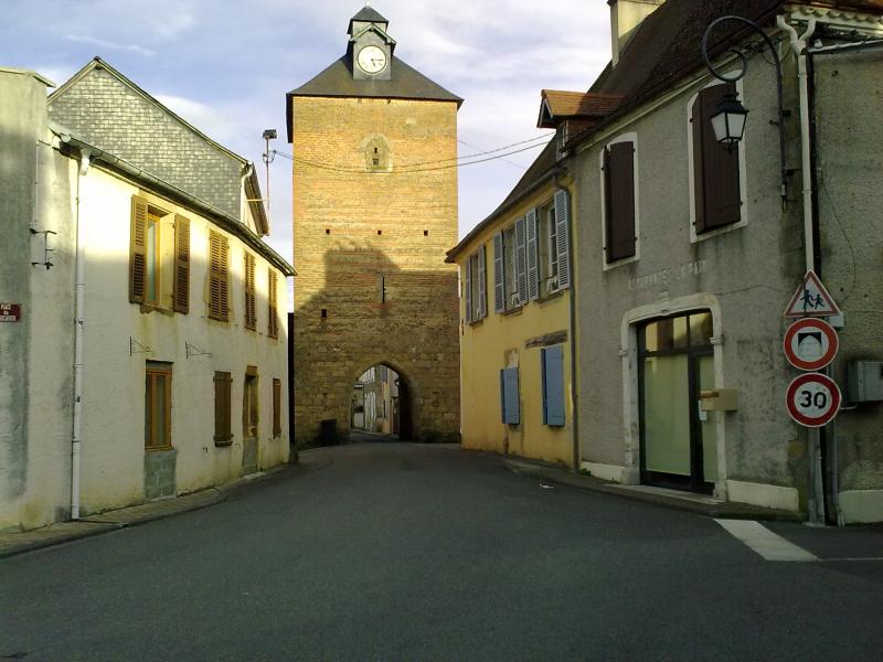 Porte de ville, Lembeye