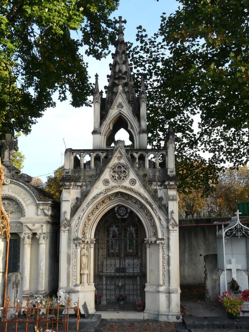 Chapelle funéraire Guillemin-Montebello dans le Grand Cimetière, Pau