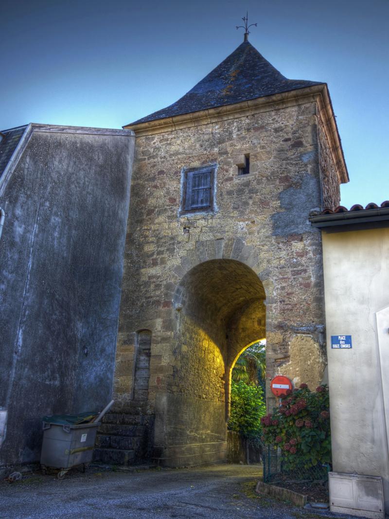 Ancienne porte de ville, Galan