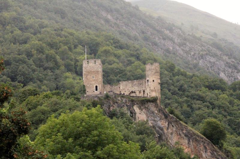 Restes du château de Sainte-Marie, Luz-Saint-Sauveur