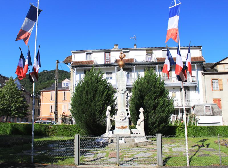 Monument aux morts, Bagnères-de-Bigorre