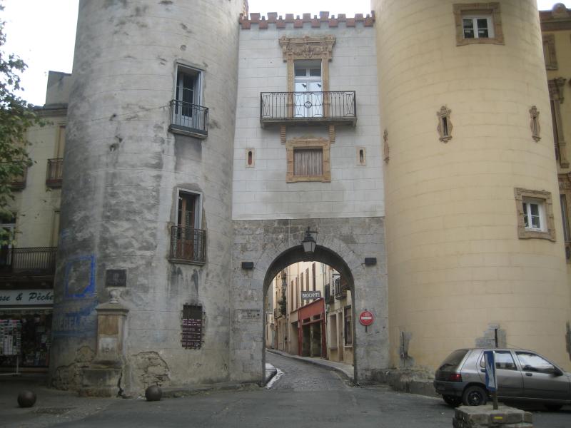 Ancien portal de France, Céret