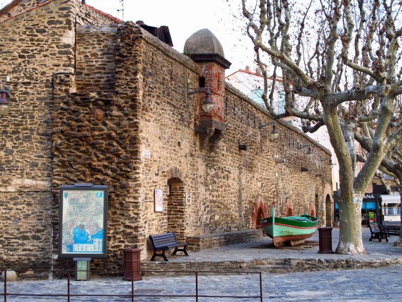 Bâtiment dit de l'Artillerie et anciens remparts, Collioure