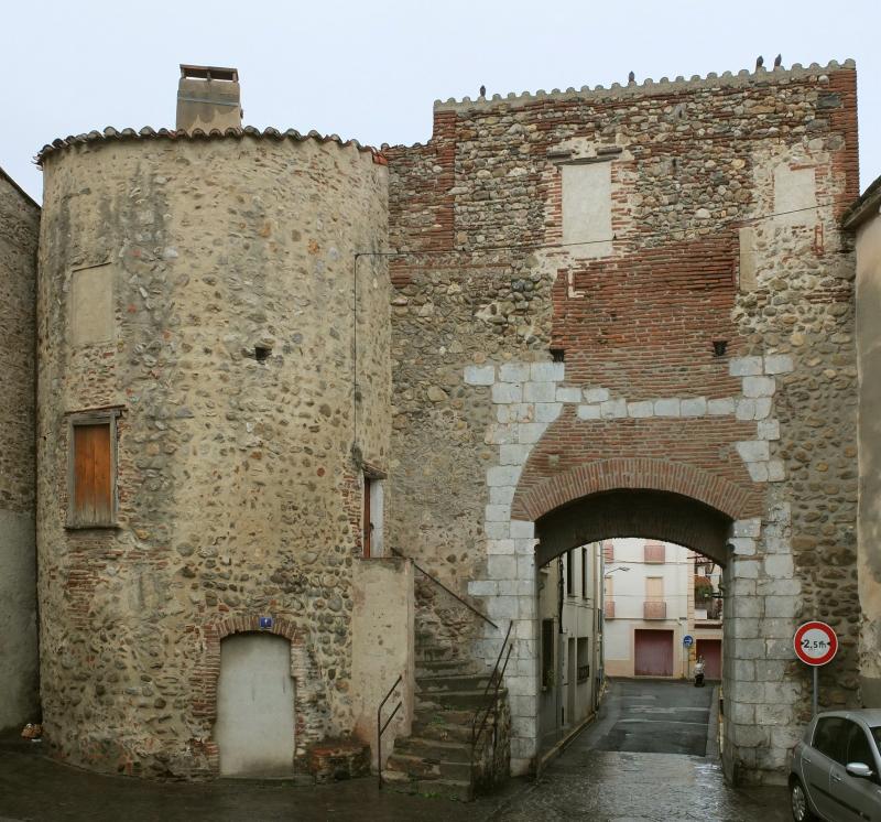 Porte de Collioure, Elne