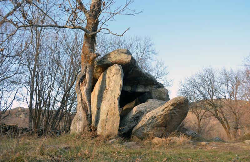 Dolmen de Bragoly, Enveitg