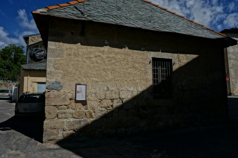Puits de la ville, situé dans la ville, Mont-Louis