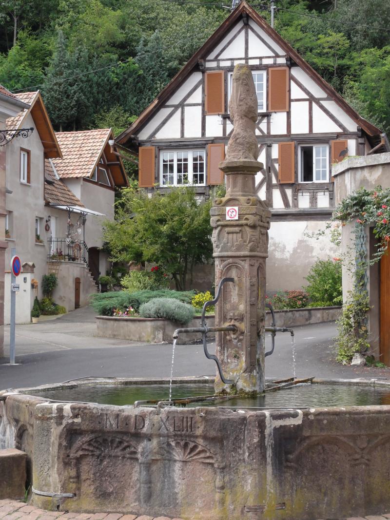 Fontaine datée de 1543, Nothalten