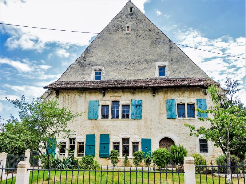 Ancien tribunal, Lutter