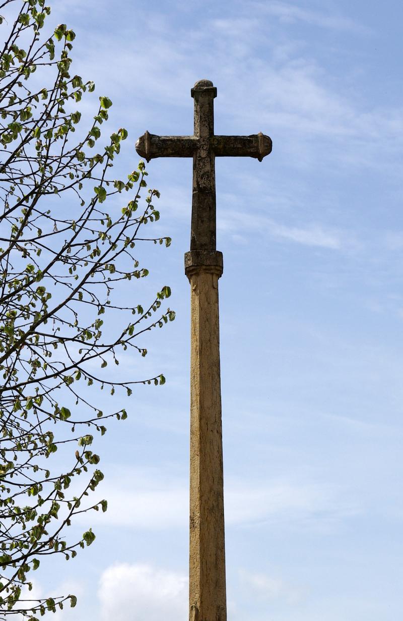 Croix du 15e siècle, Aigueperse