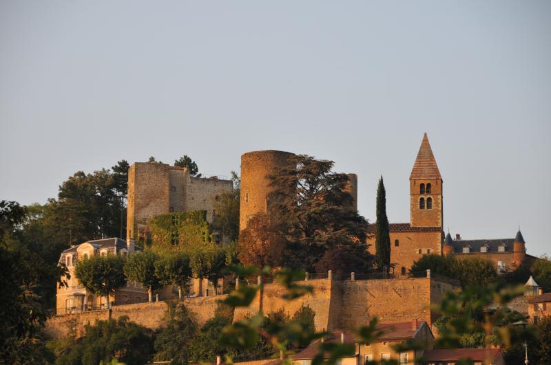 Château et sa chapelle, Châtillon