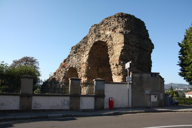 Aqueduc de la Brévenne (également sur commune de Tassin-la-Demi-Lune), Écully