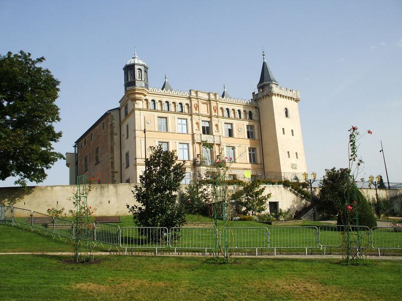Château, Saint-Priest