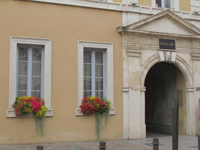 Hôpital (ancien), Villefranche-sur-Saône