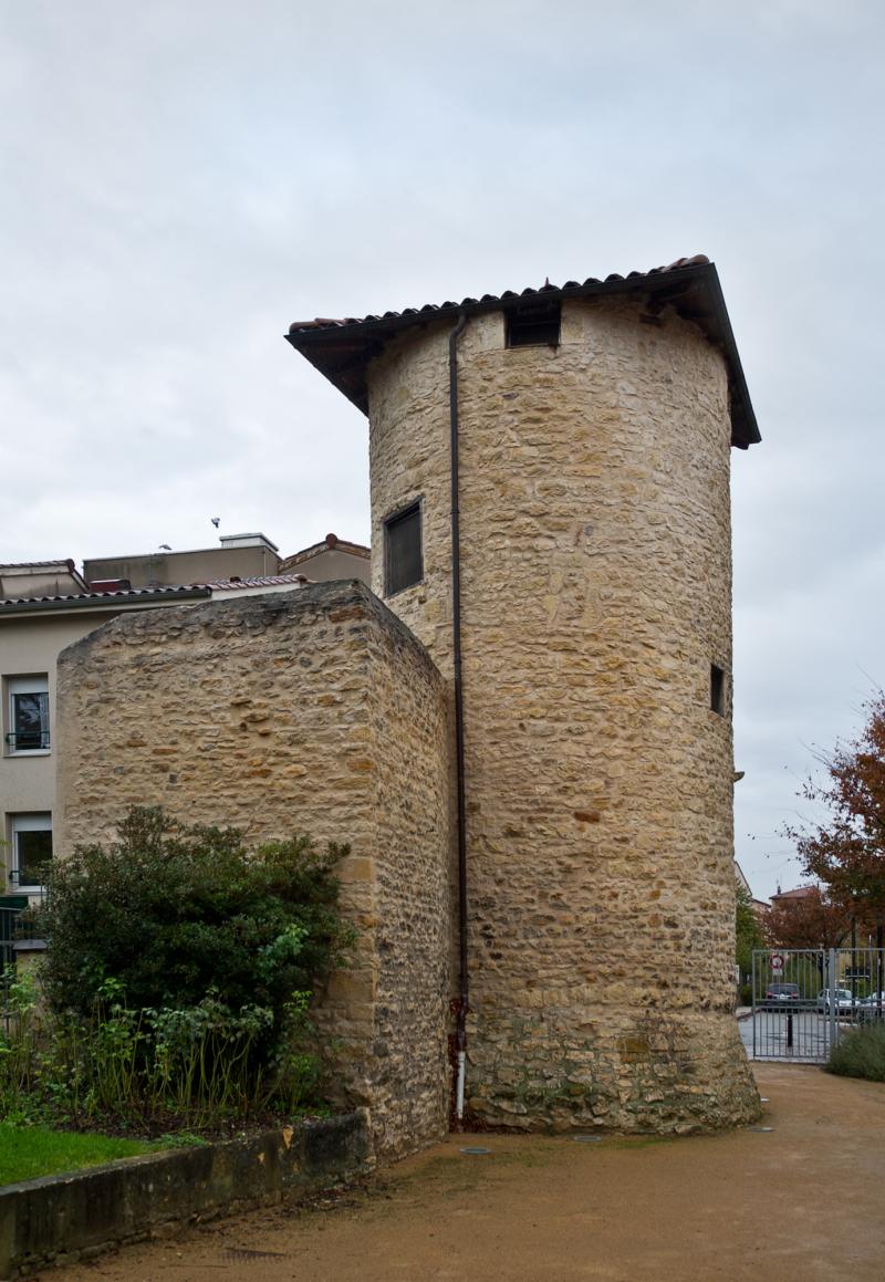 Tour et remparts, Villefranche-sur-Saône