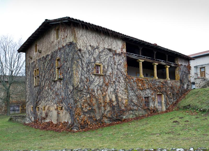 Ferme, située au bourg, Affoux