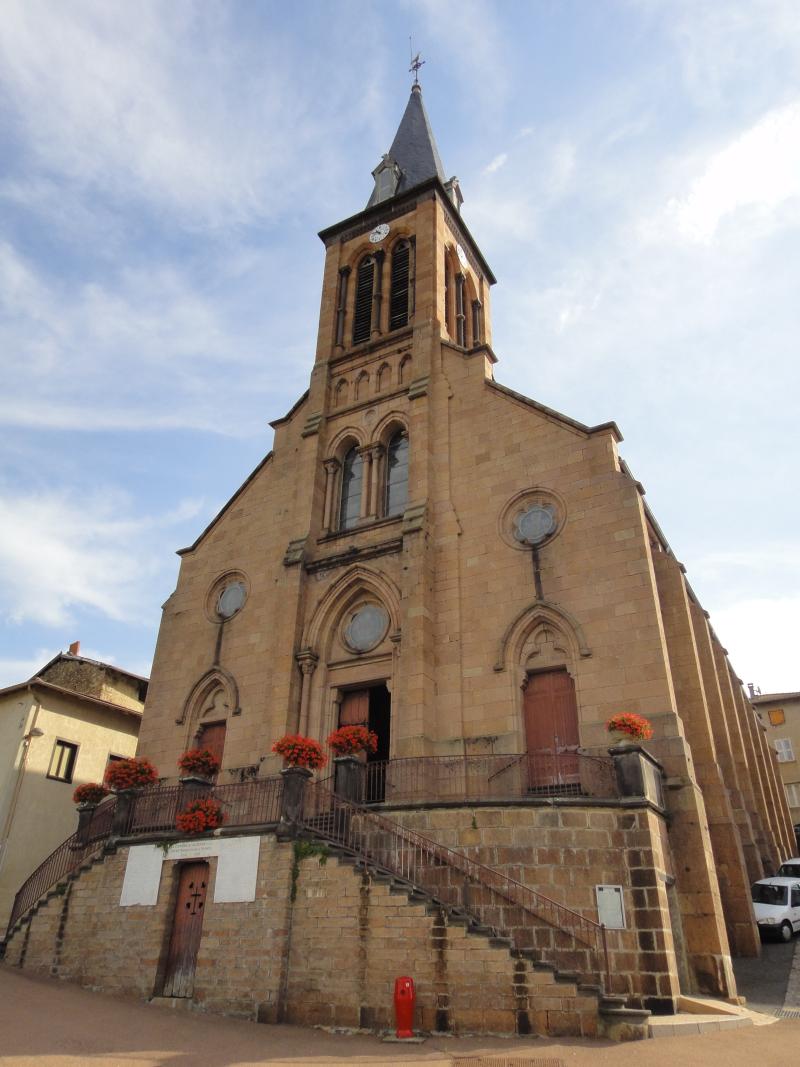 Eglise, située au bourg, Valsonne