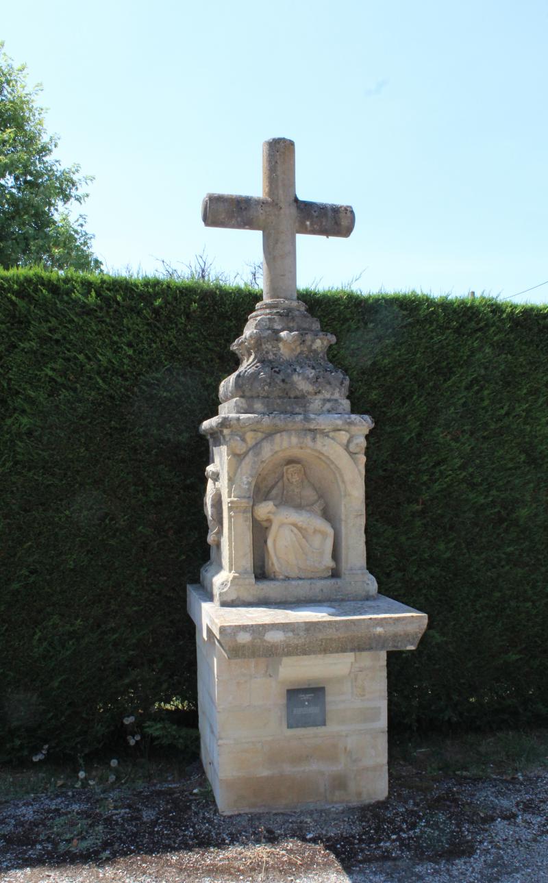 Croix-Oratoire (à l'exclusion de la croix elle-même plus récente), Chaumercenne