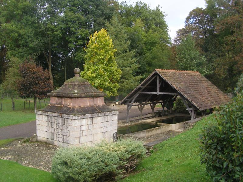 Fontaine-lavoir, Fallon