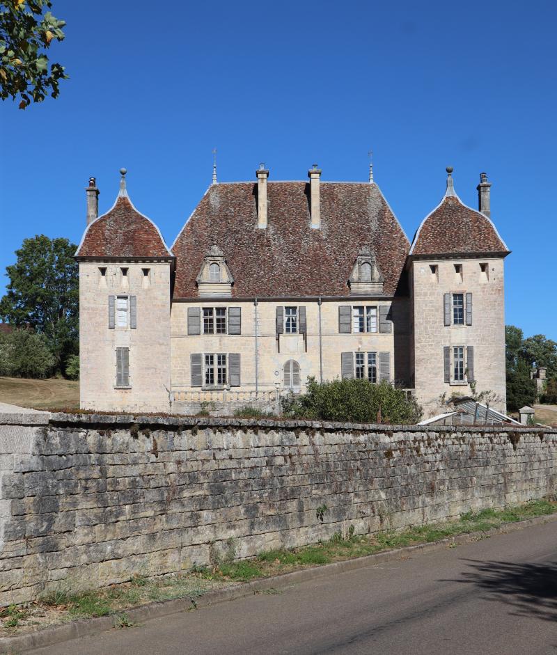 Château, Filain