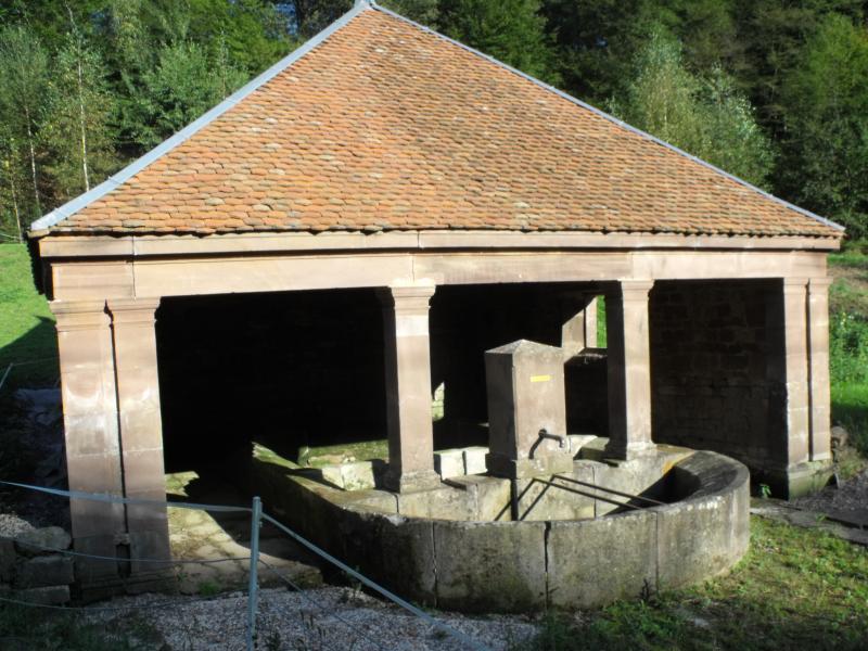 Fontaine-Lavoir du bas du village, Lomont