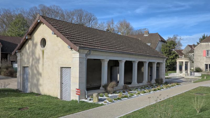 Fontaine-lavoir, Montagney