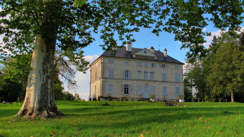 Château, Boulot