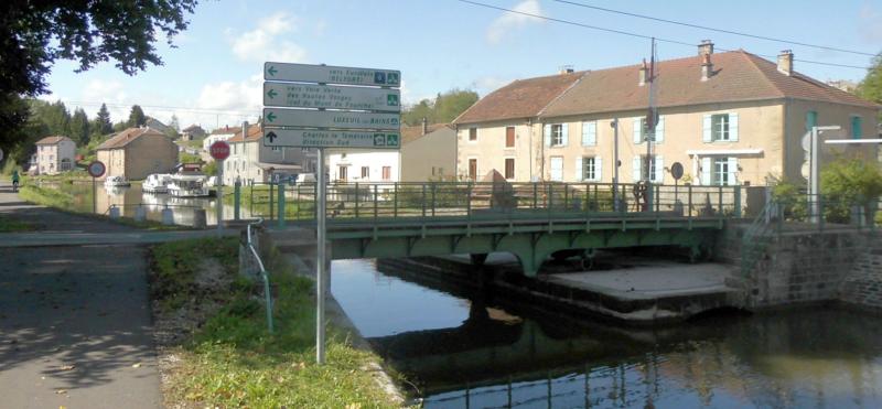 Pont tournant sur le canal de l'Est, Selles