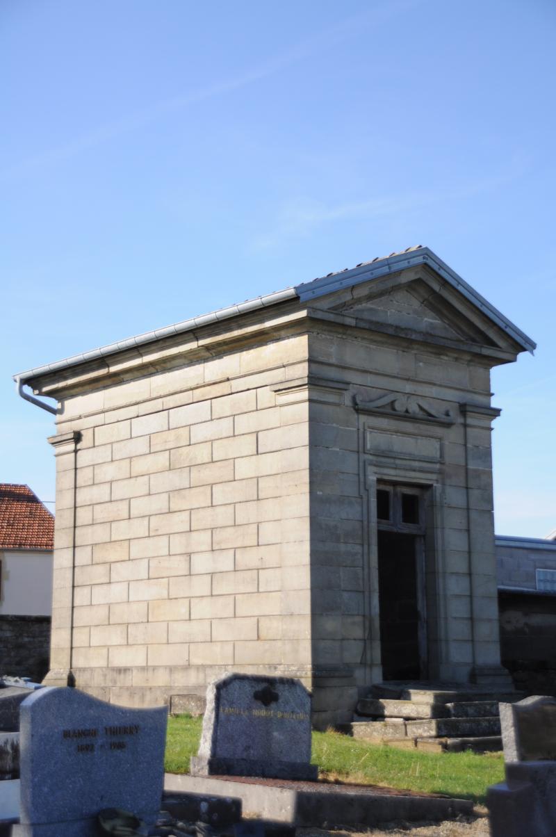 Monument Mathelat du cimetière, Cemboing