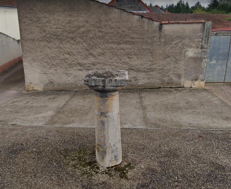Borne-colonne, Chagny