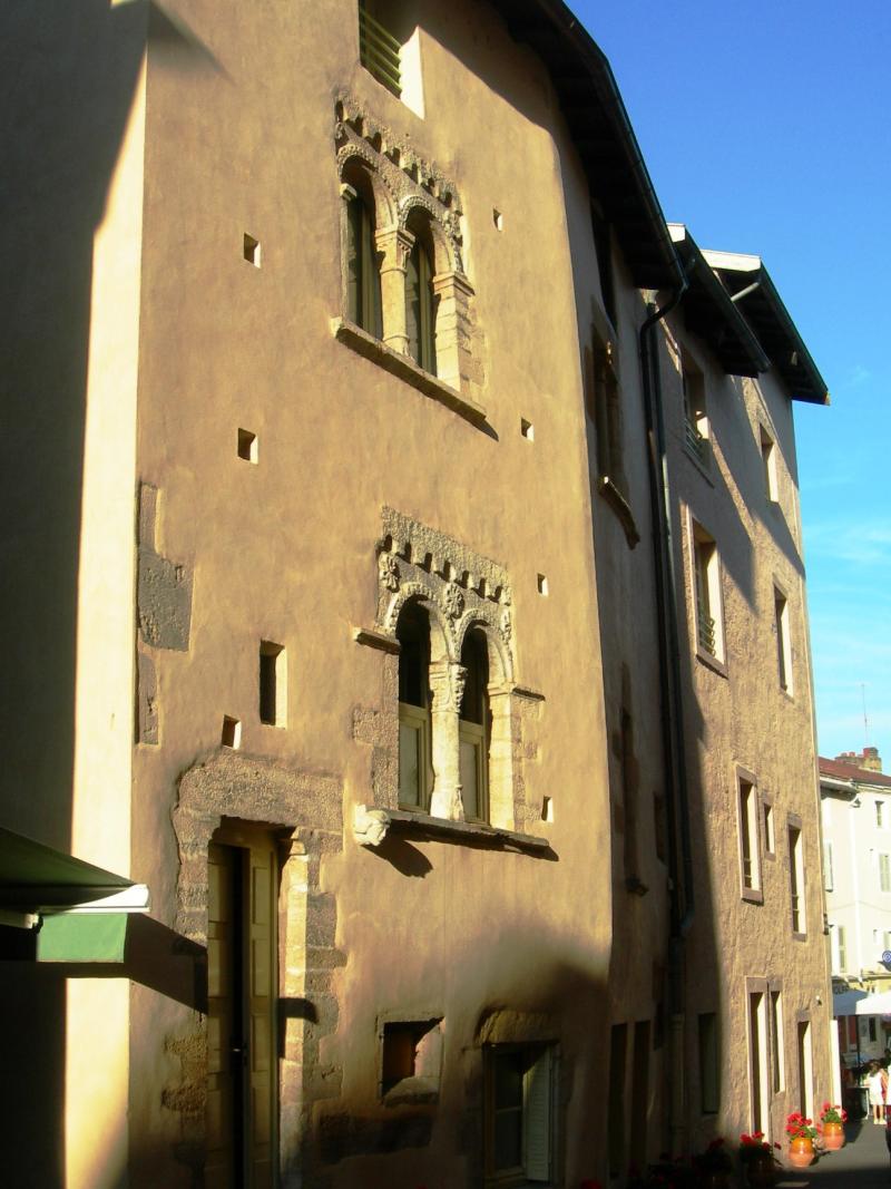 Maison romane, et maison gothique, Cluny