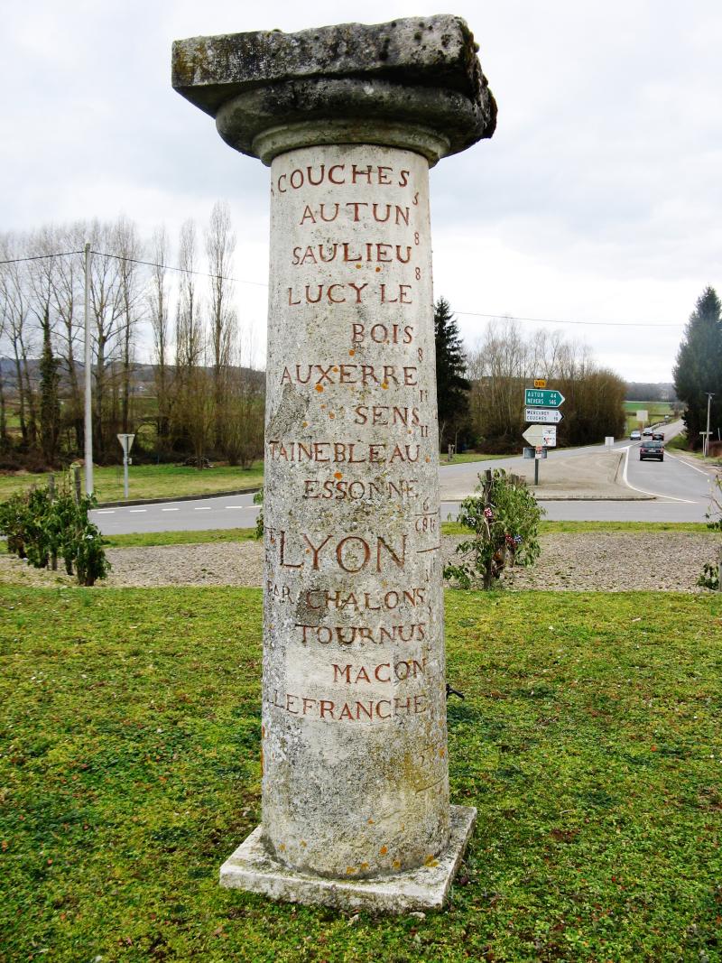 Borne-colonne de Marloux, Mellecey
