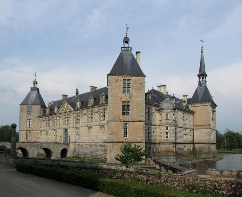 Château, Sully