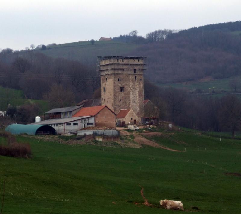Tour du Bost, Charmoy
