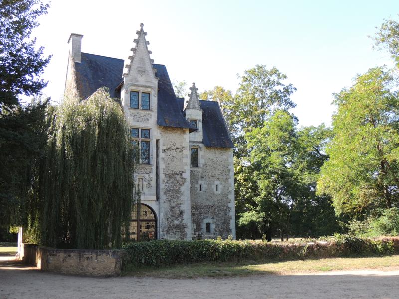 Château de Créans et ses dépendances, Clermont-Créans