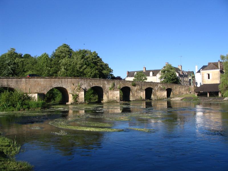 Pont sur l'Huisne, Montfort-le-Gesnois