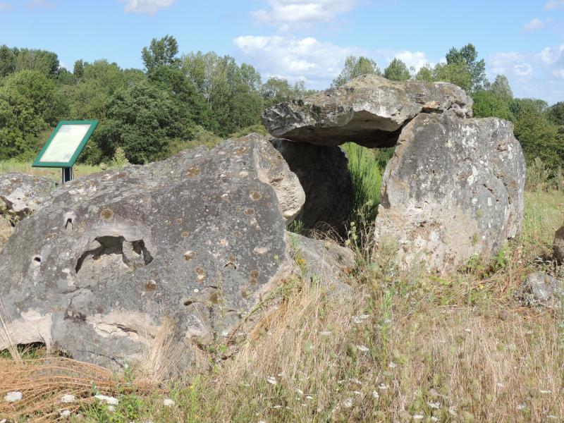 Dolmen d'Amnon, Saint-Germain-d'Arcé