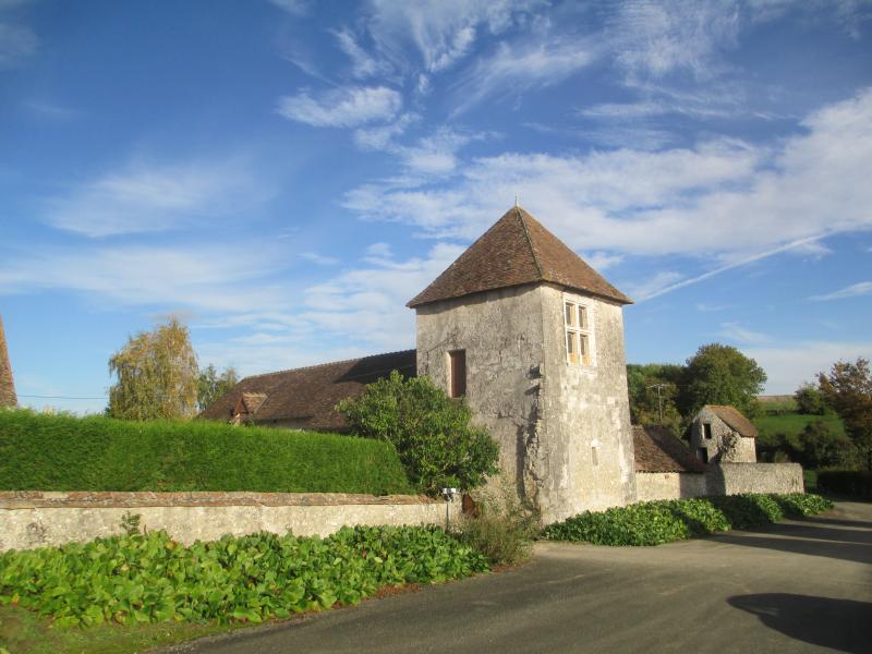 Ancien château de la Cour, Vezot