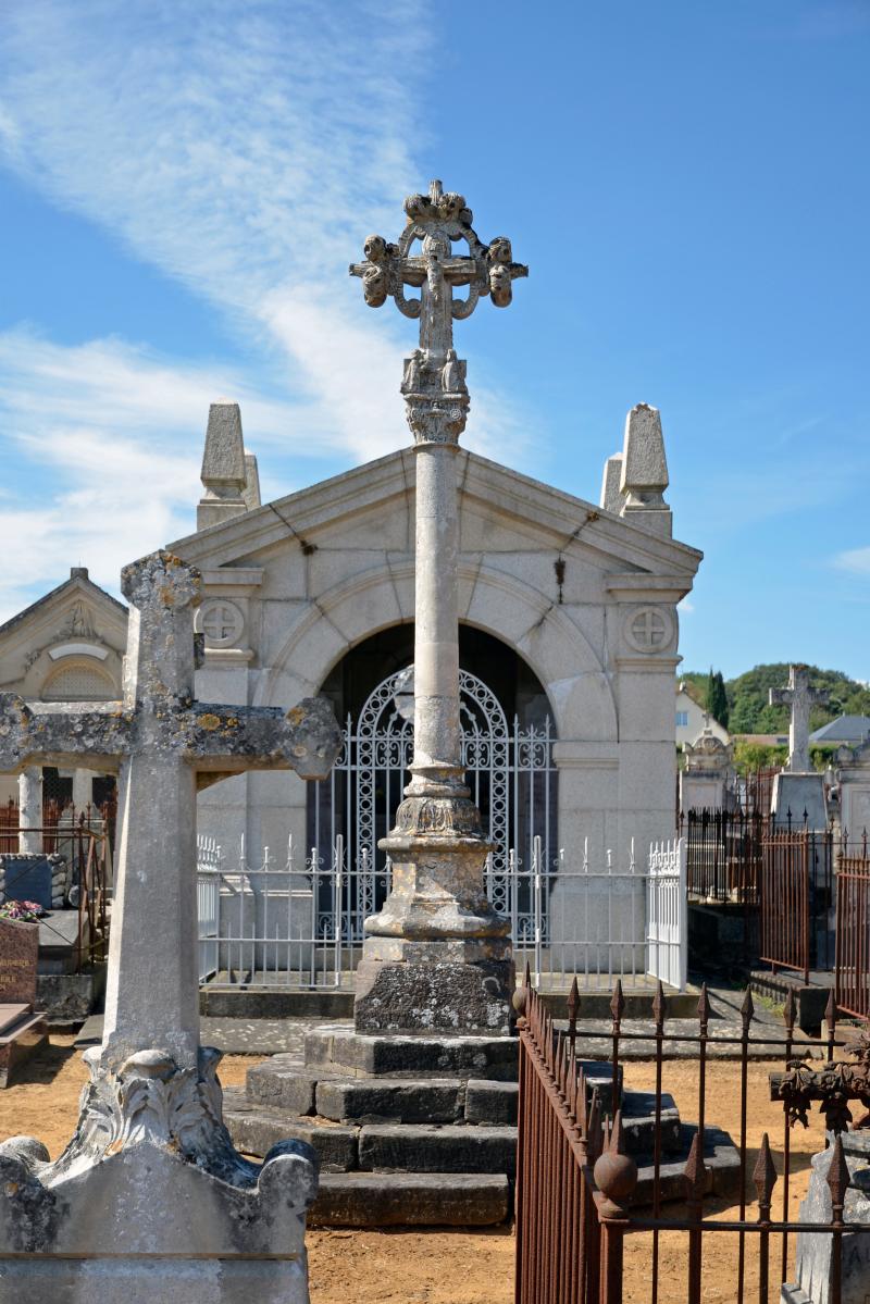 Croix dite de Boëssé, Yvré-l'Évêque